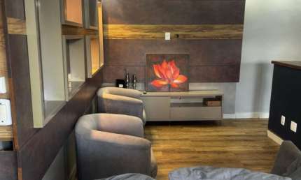 EXCELENTE APTO NA PONTA NEGRA - 100% MOBILIADO - 3 QUARTOS SENDO 1 SUÍTE - WHATSAPP 929 8144-1596
