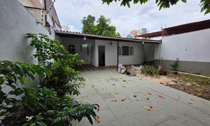 EXCELENTE CASA NO PARQUE DEZ - 2 SUÍTES E 1 QUARTO - WHATSAPP 929 8144-1596
