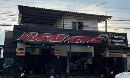 Excelente casa na av. laguna - lado do posto atem - com ponto, kitnet e apto - otima localização comercial