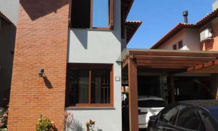 Excelente casa em condomínio no bairro Igara - Canoas