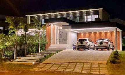 Linda casa térrea  no Condomínio Lago Azul, com 4 suítes!