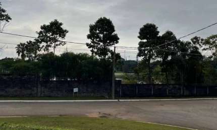 Terreno no Condomínio Evidence, com 772m² para vc construir a casa dos seus sonhos