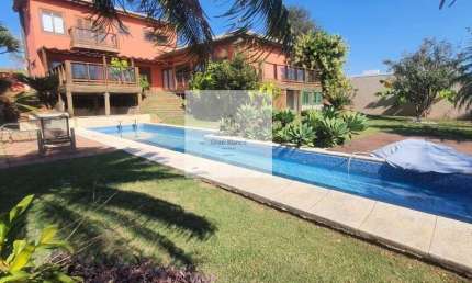 Casa de condomínio à venda, no Condominio Village Araçoiaba, com 3 suítes, piscina, área gourmet