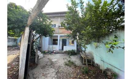 Imóvel a venda, sendo 3 casas em um terreno de 329m2