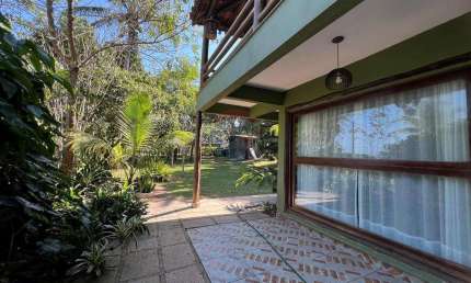 Casa de praia com mais de 1500m² de terreno, em Praia Grande