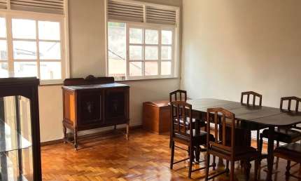 'Amplo Apartamento 3/4 com Dependência no Corredor da Vitória!'