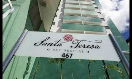Apartamento 2/4 com Varanda no – Edf. Santa Teresa | Luís Anselmo