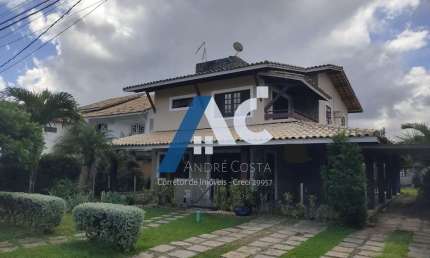 Aluguel Casa Alto Padrão em Condomínio Fechado com 4/4 em Piatã