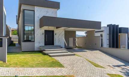 asa Térrea Nova com 3 suítes à venda, 304m² de área construída e 600m² de terreno por R$2.350.000,00- Figueira Garden- Atibaia/SP