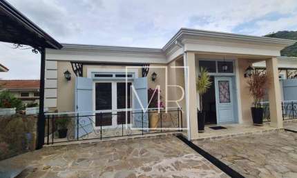 Casa com 5 dormitórios sendo 4 suítes à venda, 638 m² por R$ 6.400.000 - Condomínio Flamboyant - Atibaia/SP