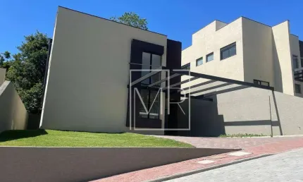 Casa em Condomínio Exclusiva 03 dormitórios 03 suítes Alto padrão