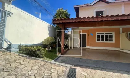Casa com 2 dormitórios, sendo 02 suítes para alugar, 100 m² por R$ 4.024/mês - Jardim do Lago - Atibaia/SP
