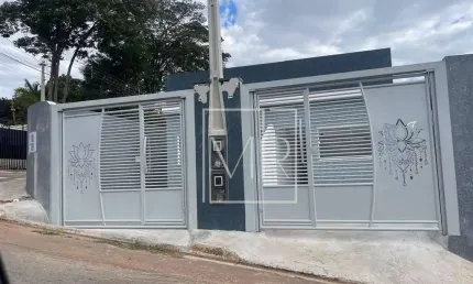 Casa com 2 dormitórios à venda, 47 m² por R$ 320.000,00 - Vila Santa Helena - Atibaia/SP