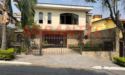 Sobrado de 351m² com 4 quartos em Barro Branco (Zona Norte)