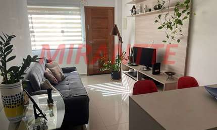 Cond. fechado de 60m² com 2 quartos em Santa Terezinha