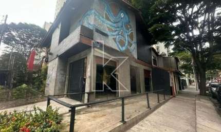 Casa comercial com 3 salas para alugar na Rua Inhambú, 687, Moema, São Paulo por R$ 30.000