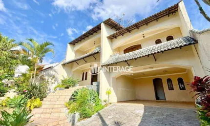 Casa com 3 Quartos para alugar, 300 m² por R$ 4.659/mês - Barreirinha - Curitiba/PR