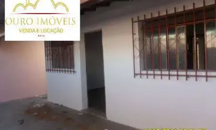 Casa de 03 quartos, sala, cozinha grande ponto nobre