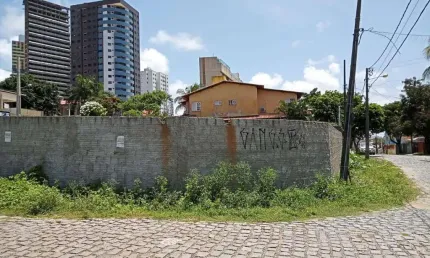 Terreno à venda na Rua Jatuarana, 424, Ponta Negra, Natal