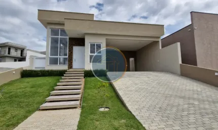 Vende-se Casa Espetacular no Residencial Lagos de Jarinu!