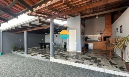Excelente sobrado com 3 dormitórios e 02 salas comerciais em uma das principais ruas de penha - sc. ref. 418