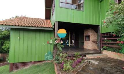 Casa Com Vista Ampla Para o Mar à Venda, com 3 dormitórios em um terreno de 980m², a aprox. 280m da Praia Grande em Penha/SC. Ref. 442