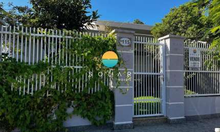 Casa Para Vender com 2 suítes e mais 02 dormitórios, aprox. 100m da Praia Grande em Penha/SC. Ref. 450