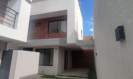 Sobrado Charmoso novo no Sta. Quitéria no CONDOMINIO RESIDENZ LAMM