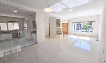 Oportunidade- Sobrado com 3 suites no Campos do Conde III em Tremembé