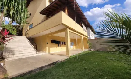 Oportunidade - Sobrado com 3 dormitorios sendo 1 suite no Campos Eliseos em Taubaté SP