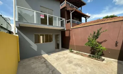 Casa com 2 quartos à venda no Centro, Mário Campos  por R$ 220.000