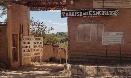 Chácara / sítio à venda na Zona Rural, Esmeraldas  por R$ 50.000