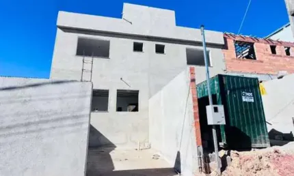 Casa com 3 quartos à venda no Santa Terezinha, Ibirité 