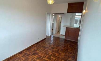 Apartamento á venda no Milionários em Prédio individual