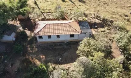 Chácara / sítio com 3 quartos à venda na Zona Rural, Itaguara 