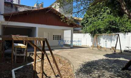 Espaçosa Área com Casa para Creche ou Afins na Praia da Costa
