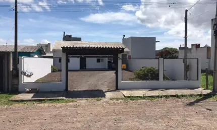 Casa para Venda em Passo de Torres, Centro, 2 dormitórios, 2 banheiros, 2 vagas