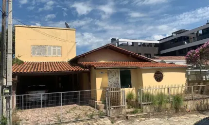 Casa para Venda em Torres, Praia da Cal, 3 dormitórios, 2 banheiros, 2 vagas