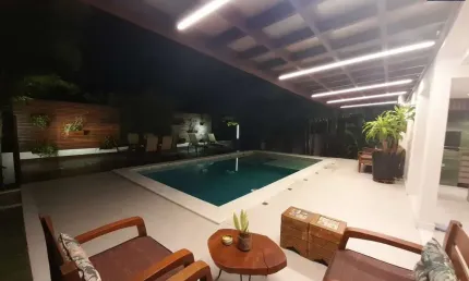 Casa Duplex para Venda no cond Alphaville Litoral Norte 1, Vila de Abrantes, Camaçari, 5 suítes, 1 sala, 8 banheiros, 4 vagas, 290m² área total.