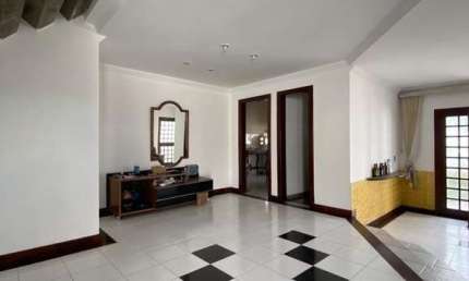 Casa no Parque Getúlio, 3 Suítes, Garagem Coberta, Área Gourmet, em Feira de Santana, Área Total de 450 m².