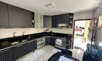 Casa residencial duplex para Venda em condomínio fechado em Catu de Abrantes, Camaçari, 5 quartos, sendo 4 suítes, 3 salas, 5 banheiros, 4 vagas, 392