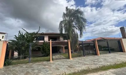 Casa residencial para Venda em rua pública, Sim, Feira de Santana, piscina, 3 suítes com closet, 3 salas, 4 banheiros, 6 vagas, 1.240m² área total.