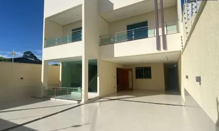 Casa residencial para Venda em rua pública, Mangabeira, Feira de Santana, 4 quartos, 3 suítes, 2 salas, 5 banheiros, 5 vagas, 300m² área total.