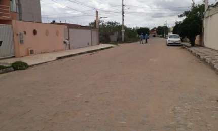 Terreno para Venda, no Sim, em Feira de Santana, com Área Total de 800,00 m², Próximo à Av. Centenário.