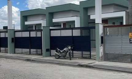 Casa residencial para Venda em rua pública, Sim, Feira de Santana, 3 quartos, 1 suíte, 1 sala, 2 banheiros, 2 vagas, 135m² área total.