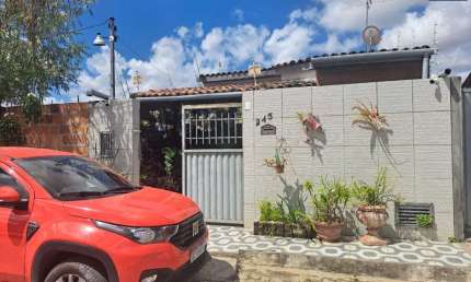 Casa residencial para Venda em rua Pública no Papagaio, Feira de Santana, 2 quartos, 1 sala, 1 banheiro, 1 vaga