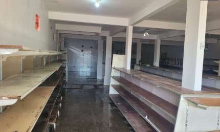 Galpão comercial para Locação em rua pública, Tomba, Feira de Santana, 1 sala, 1 banheiro, 360m² área total.