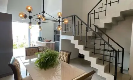 Casa residencial para Locação em condomínio fechado, Sim, Feira de Santana, 5 quartos, 3 suítes, 3 salas, 4 banheiros, 2 vagas, 165m² área total.