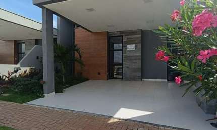 Casa residencial para Venda no Condomínio Reserva Itatiaia, Sim, Feira de Santana, 3 quartos, 1 suíte, 1 sala, 2 banheiros, 1 vaga.
