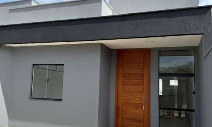 Casa residencial para Venda em Rua Publica na Mangabeira, Feira de Santana, 3 quartos sendo 1 suíte, 1 sala, 2 banheiros, 2 vagas 150 m² área total